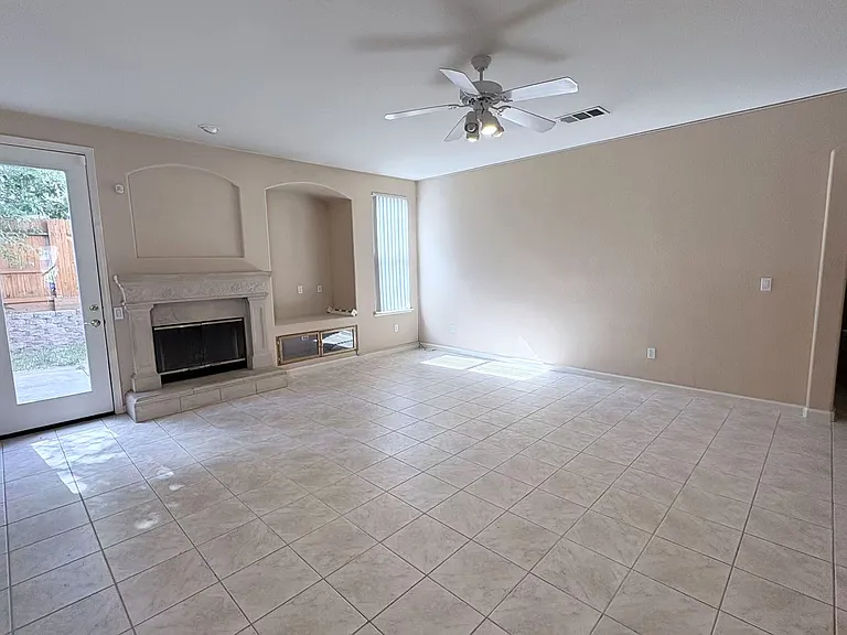 9370 Willow Pond Cir — Photo 6