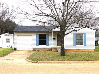 105 N Tyler St, Mcgregor, TX, 76657