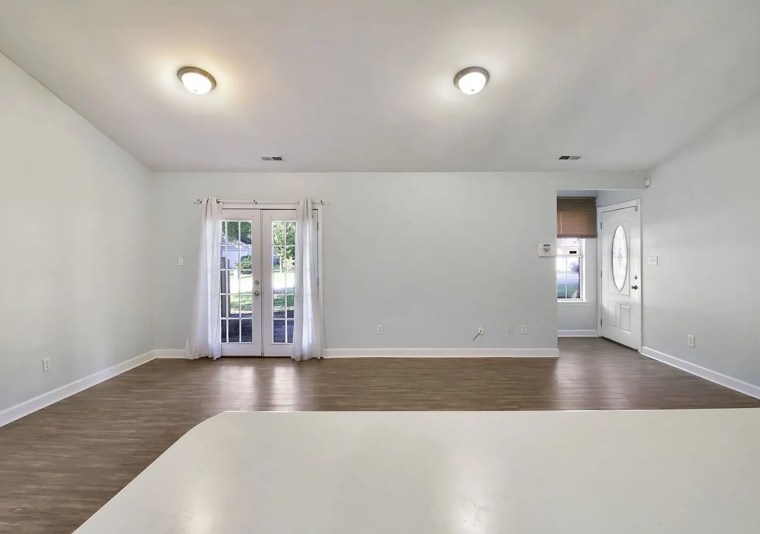 Fenced in 3 Bedroom Home Close to Base! — Photo 3