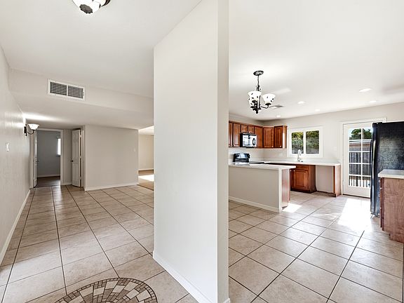 5th image of 13112 N 20th Ave