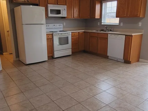 51 Fox Hollow Dr #51, Harrisburg, IL 62946