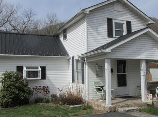 32 Barton St, Hinton, WV 25951