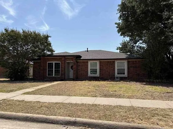 1734 Clarendon Dr, Lewisville, TX 75067