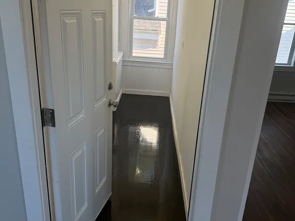 23-25 4th St #3, Attleboro, MA 02703
