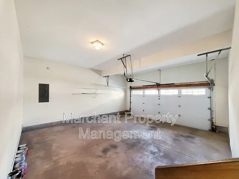 15 Silverthorn Ct — Photo 47