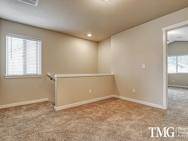 7115 NE 62nd St — Photo 10
