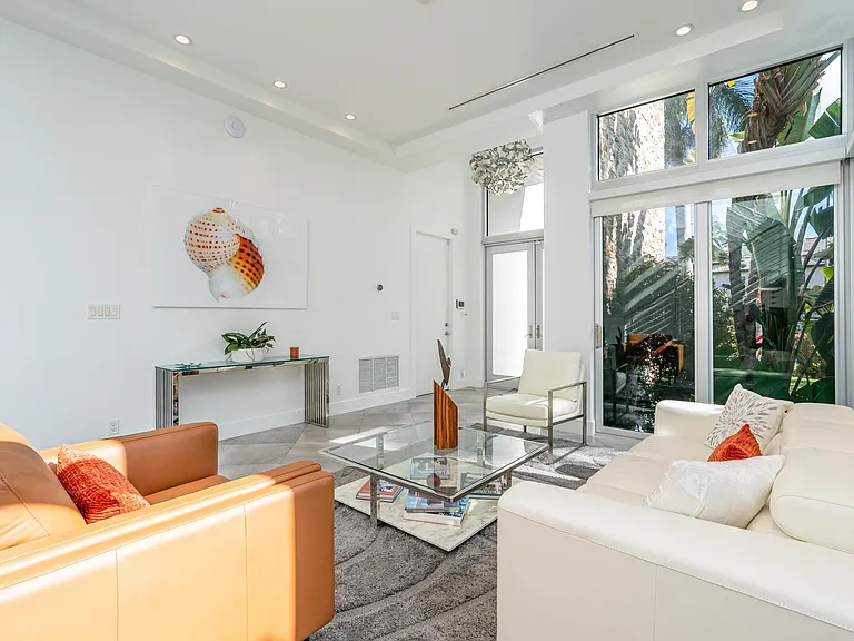 117 S Gordon Rd — Photo 15