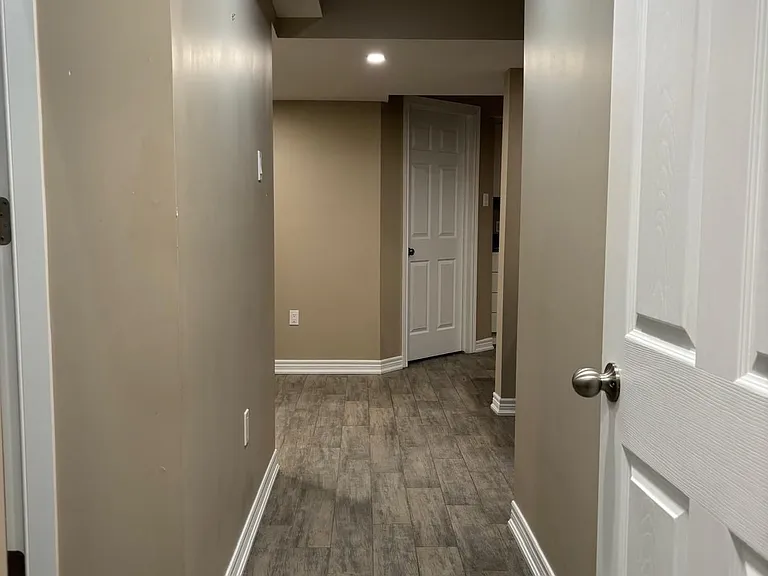 23 Vanwood Cres #BASEMENT — Photo 18