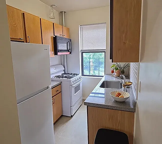 166-05 88th Ave #2B — Photo 2