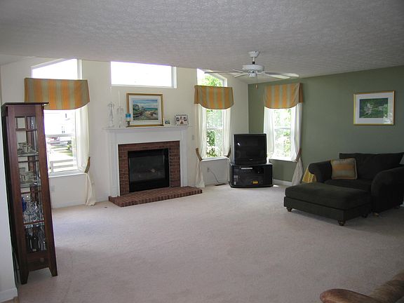 5th image of 426 Tottenham Blvd