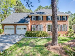 869 Lakeview Rd, Grayson, GA 30017