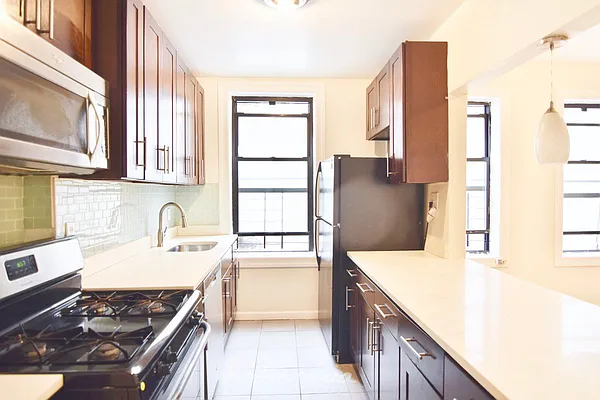 Rented by Bohemia Realty Group | media 12