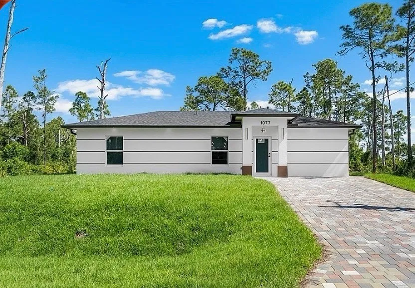 3 bed, 1200 sqft, $1,849 — Photo 1