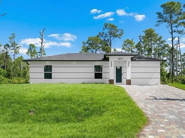 1077 Merry St E, Lehigh Acres, FL 33974
