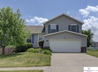 17701 Edna St, Omaha, NE 68136