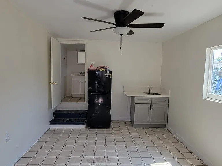 436 E 92nd St #C — Photo 2