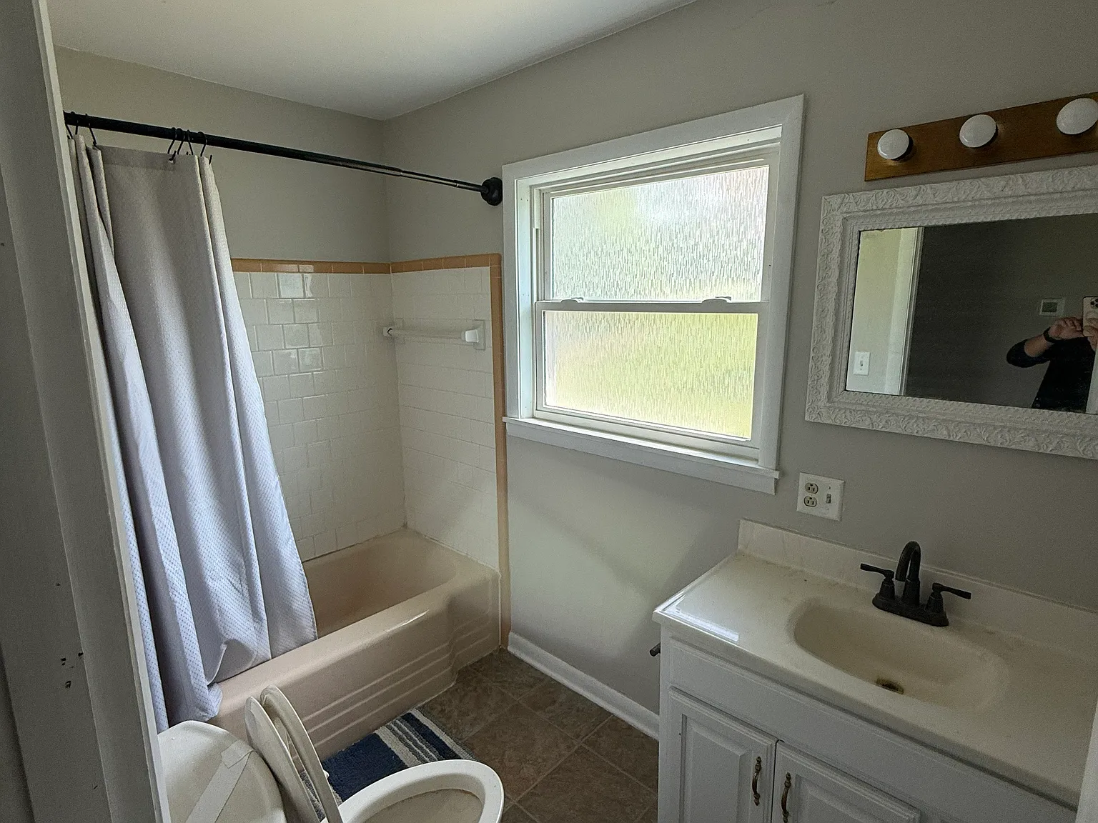 2 bed, 1300 sqft, $1,600 — Photo 3