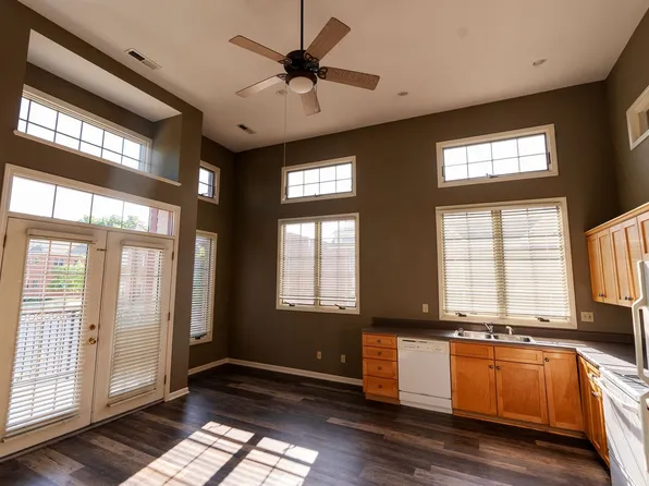 4200 Merchant St APT 201, Columbia, MO 65203