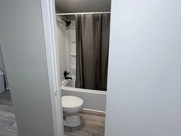 980 Scotland Ave #DOWNSTAIRS — Photo 10