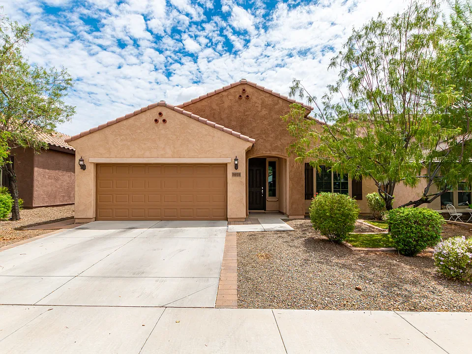 1019 W Spur Dr