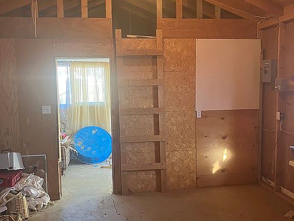 2nd image of 302 Townsend Ave
