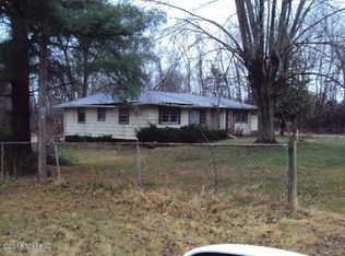 1608 Lillian St, Benton Harbor, MI 49022