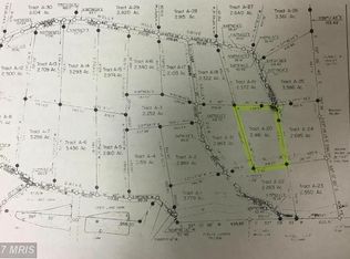 1735 Holly Hill Ln, Berkeley Springs, WV 25411