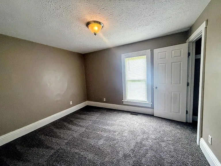 116 Maple Ave SE — Photo 10