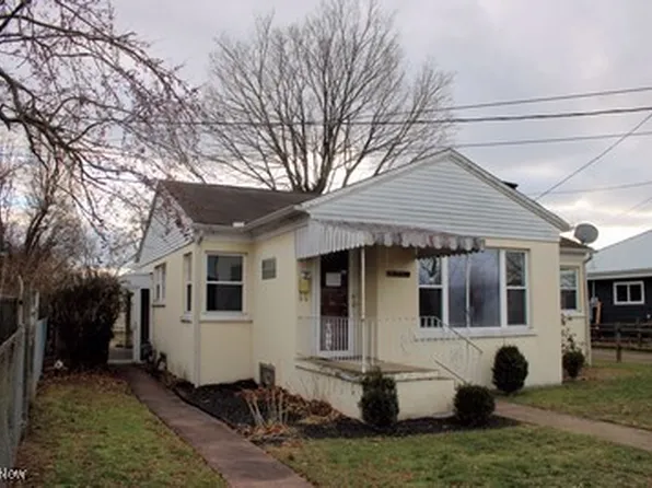 1205 Poplar Ave, Belpre, OH 45714