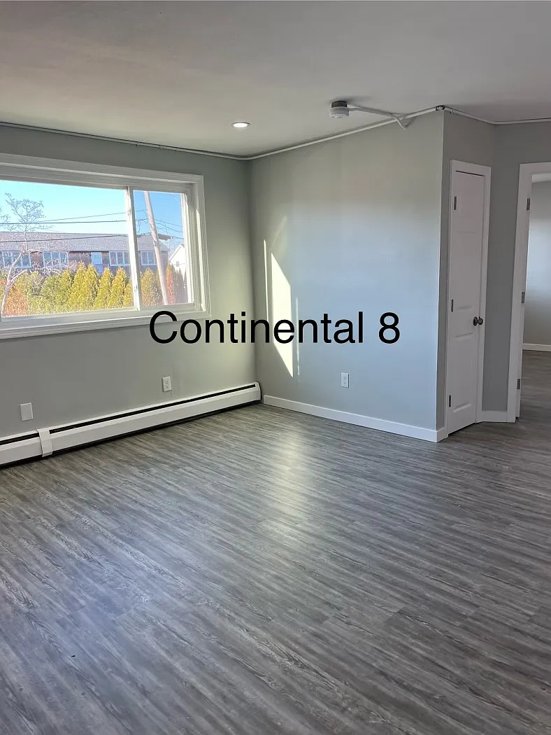 Building Photo - 7 Continental St #13
