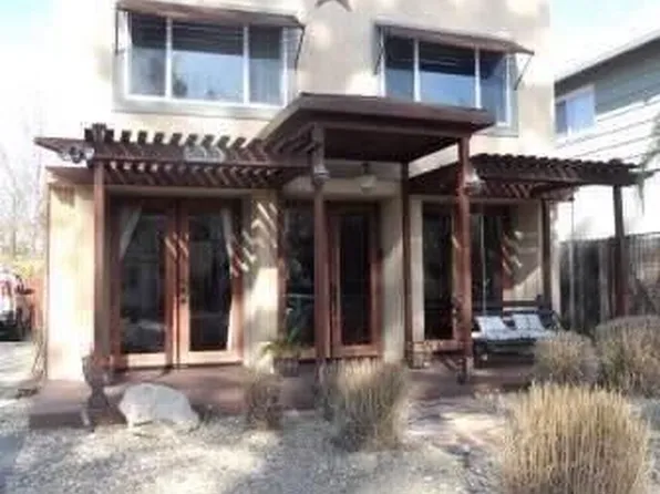 5031 D St, Sacramento, CA 95819