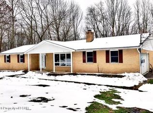 46 Church Rd, Mountain Top, PA 18707