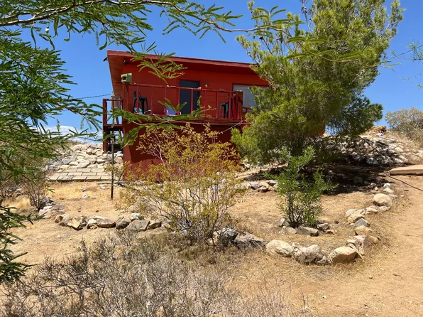 55575 Valli Hi Dr, Landers, CA 92285