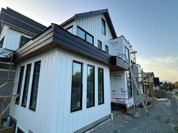 7843 197th St, Langley, BC V2Y 4L8