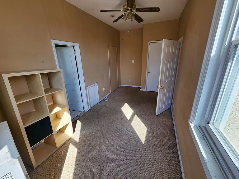 213 Green Ln — Photo 9