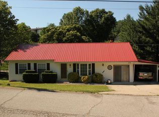 114 Greenbrier Ln, Dunbar, WV 25064