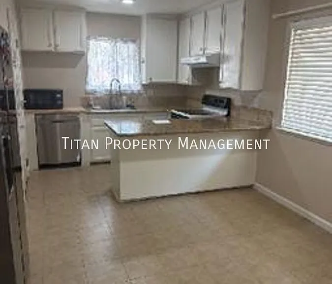 7225 Camel Rock Way — Photo 10