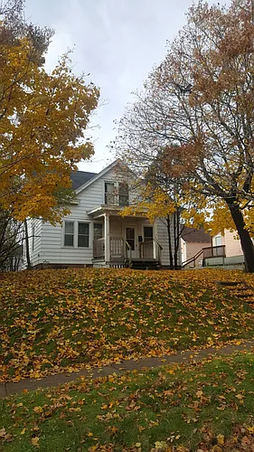 915 N 7th Ave E Photo 1