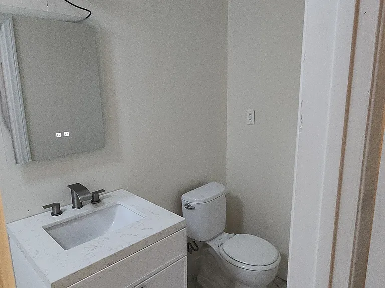 858 S Riverside Ave — Photo 21