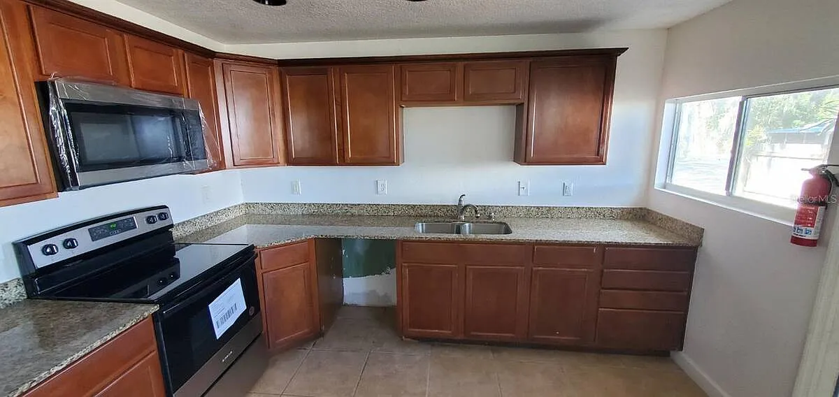 2 bed, 1.0 bath, 1260 sqft, $1,750 — Photo 4