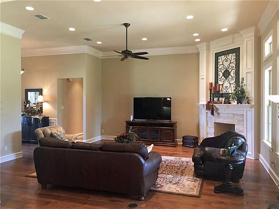 2nd image of 404 Briarwood Trl