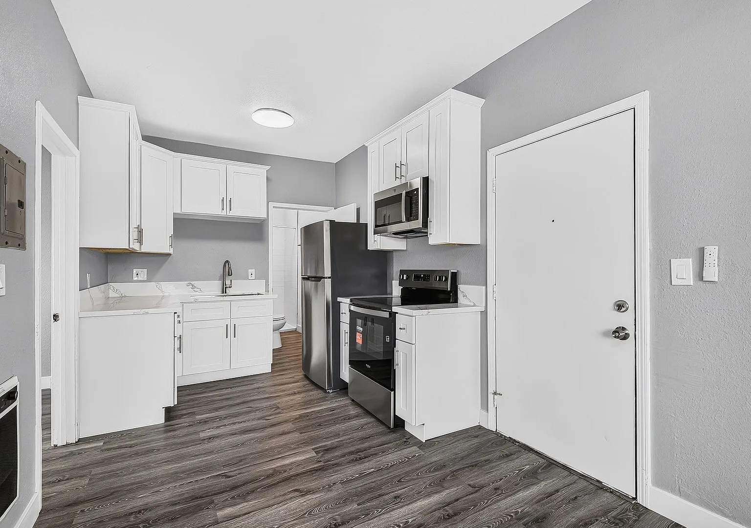 2212 Myrtle Avenue — Photo 2
