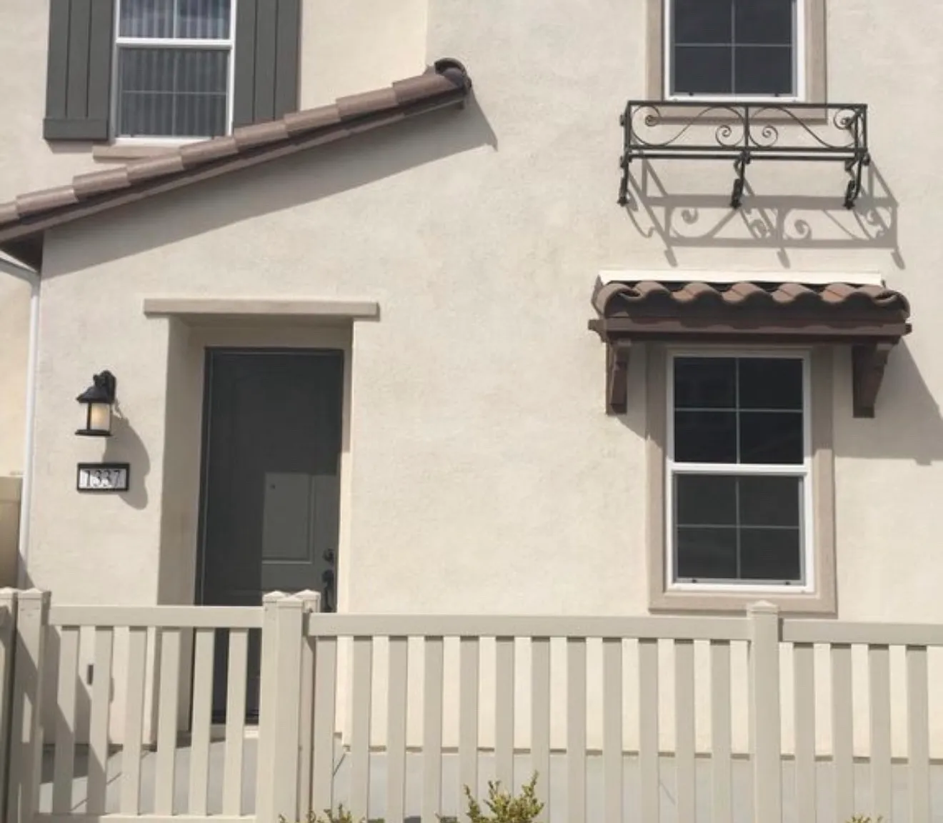5 bed, 2450 sqft, $4,800 — Photo 1