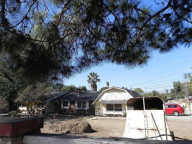 1st image of 9511 Sunland Blvd
