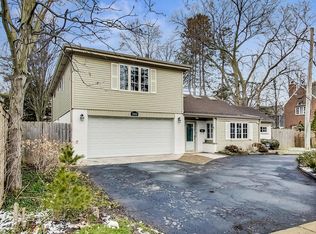 2940 Lake Ave, Wilmette, IL 60091