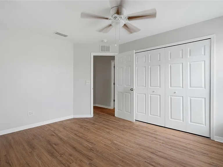 10215 Lakeside Vista Dr — Photo 32