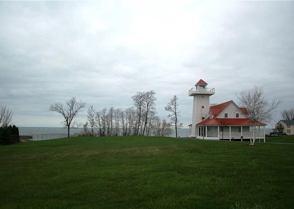 2nd image of 120 Seagull Ln