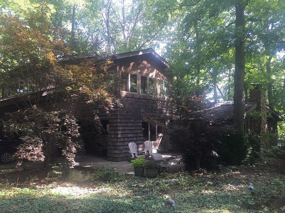 1st image of 298A Saint Andrews Ln