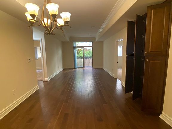 3rd image of 4440 Vantage Ave APT 205