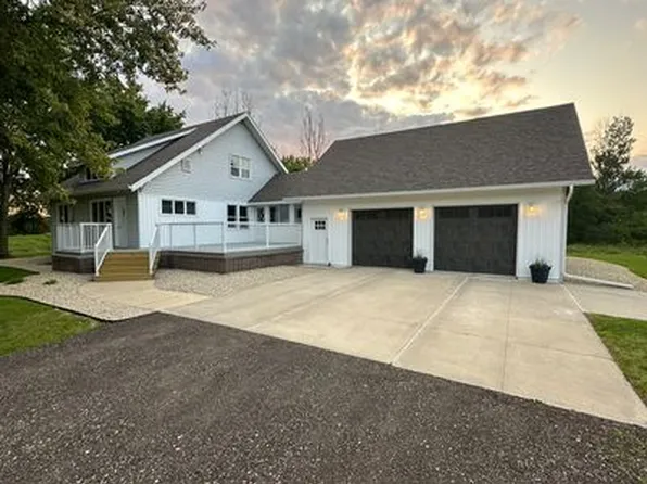 3306 11th St NE, Austin, MN 55912